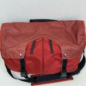 Victorinox Altmont 2.0 Deluxe Laptop Bag Messenger Bag in Dark Red Black OS